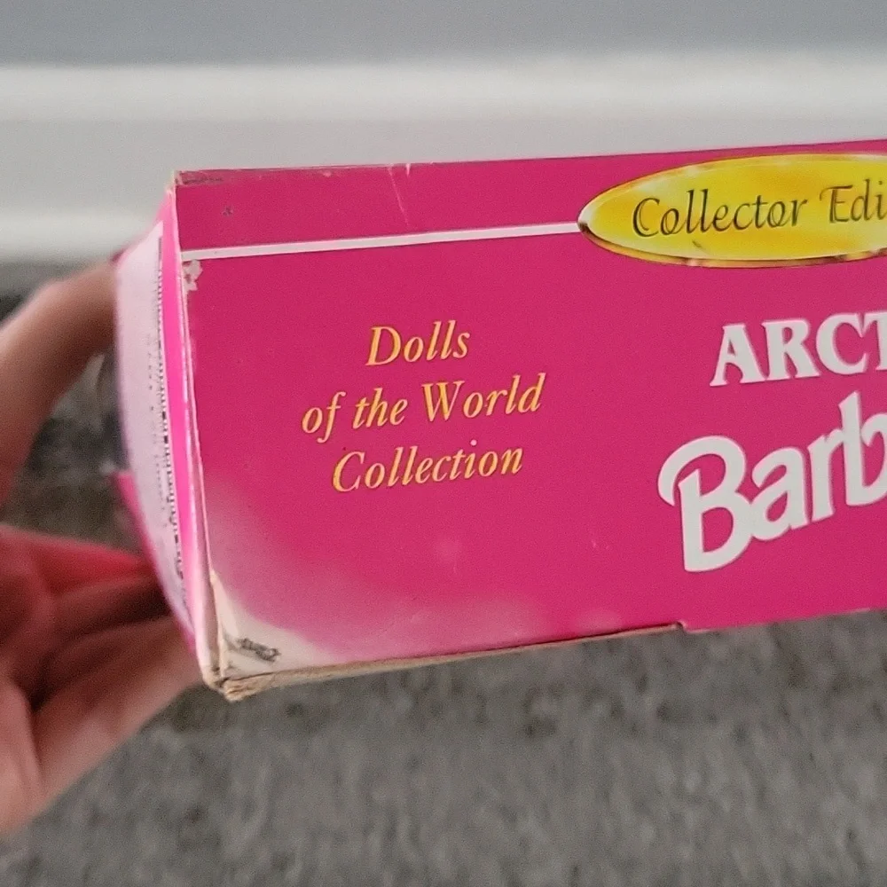 Artic Barbie - Picture 9 of 9